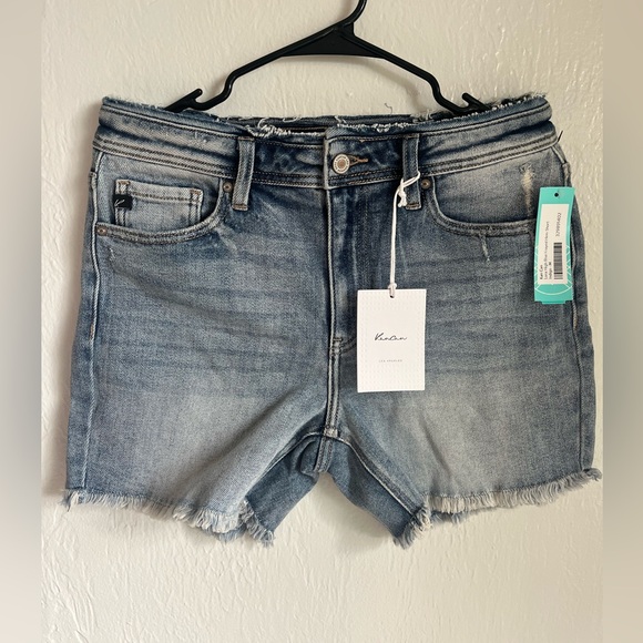 KanCan Distressed Jean Shorts Size Medium NWT - Picture 2 of 5